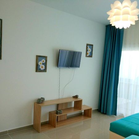 Blue Apartment In 5* Ceasar Resort Trikomo Buitenkant foto