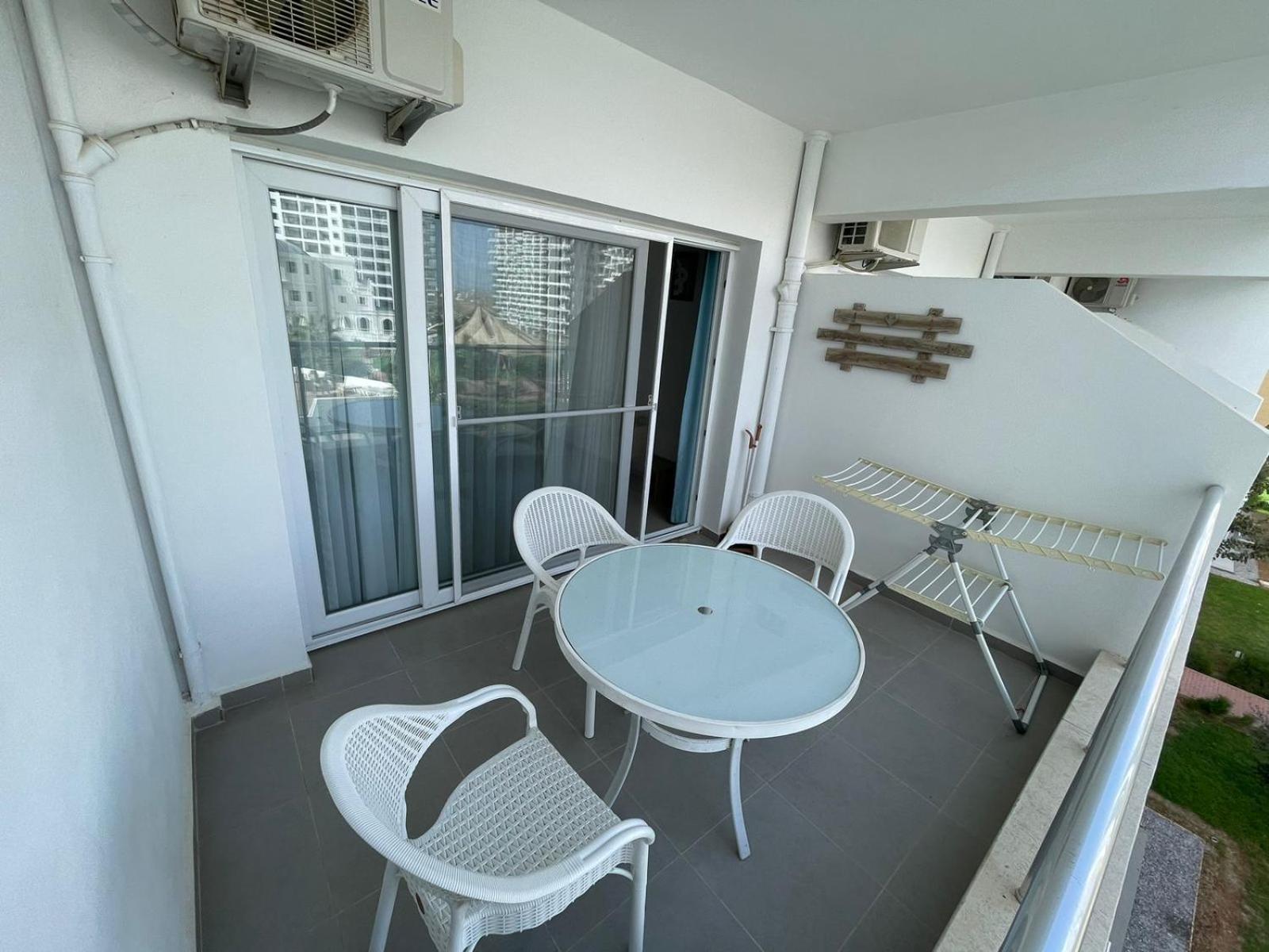 Blue Apartment In 5* Ceasar Resort Trikomo Buitenkant foto