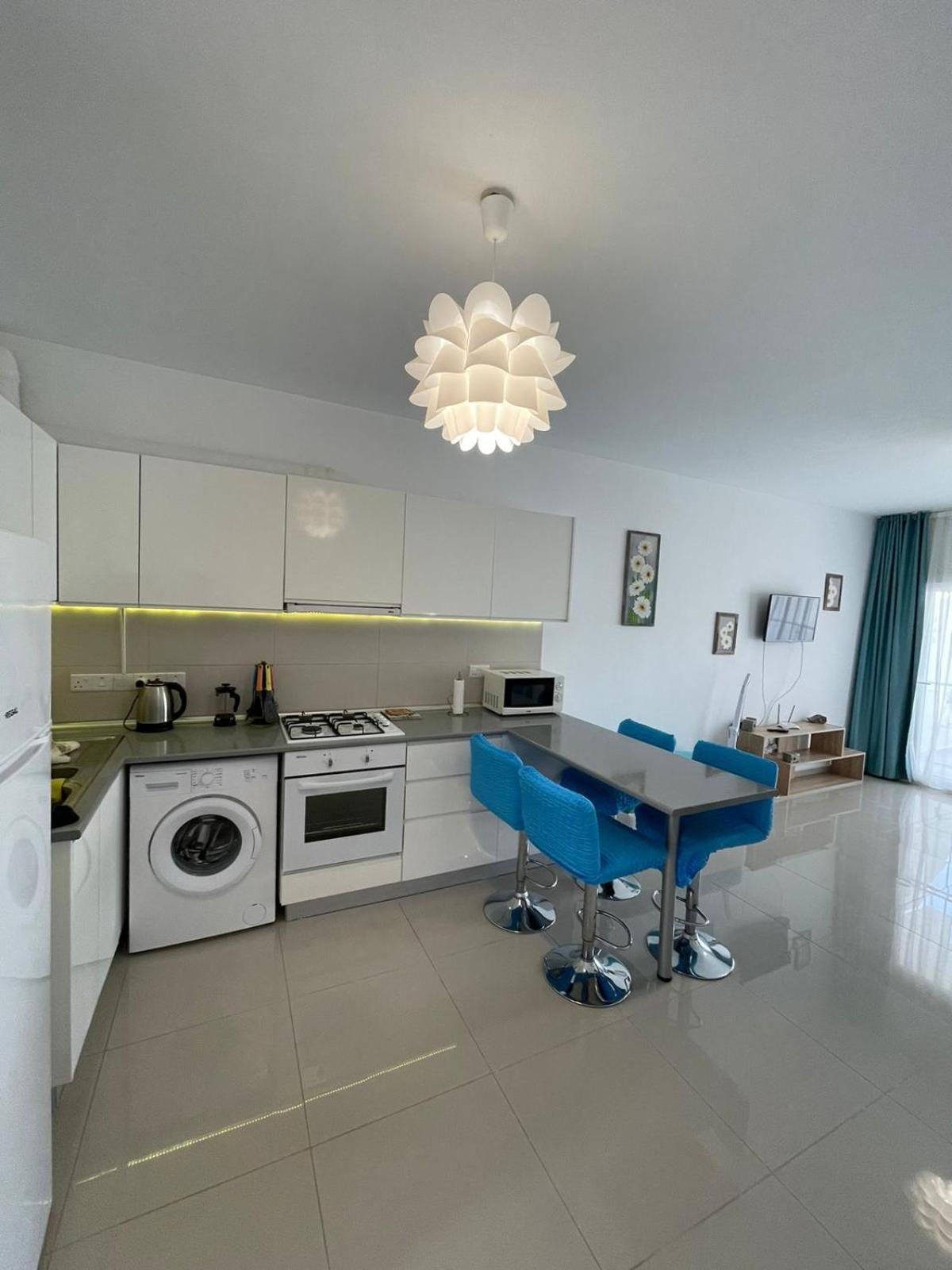 Blue Apartment In 5* Ceasar Resort Trikomo Buitenkant foto