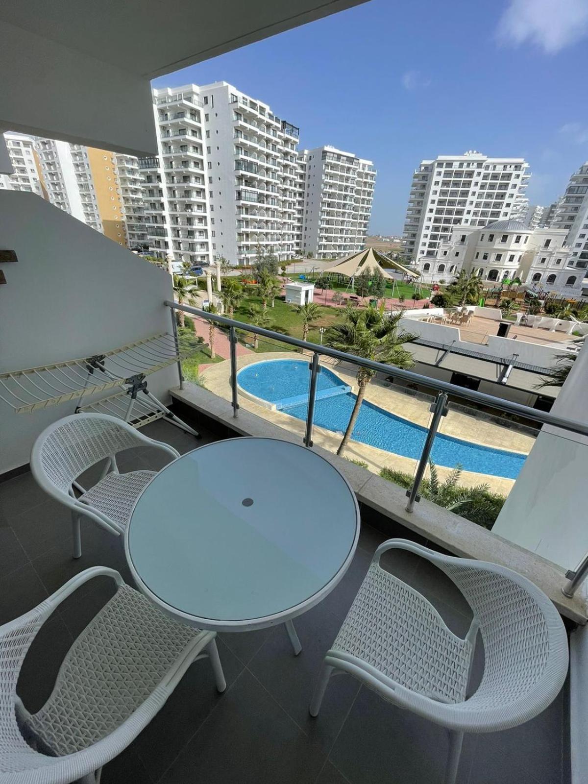 Blue Apartment In 5* Ceasar Resort Trikomo Buitenkant foto