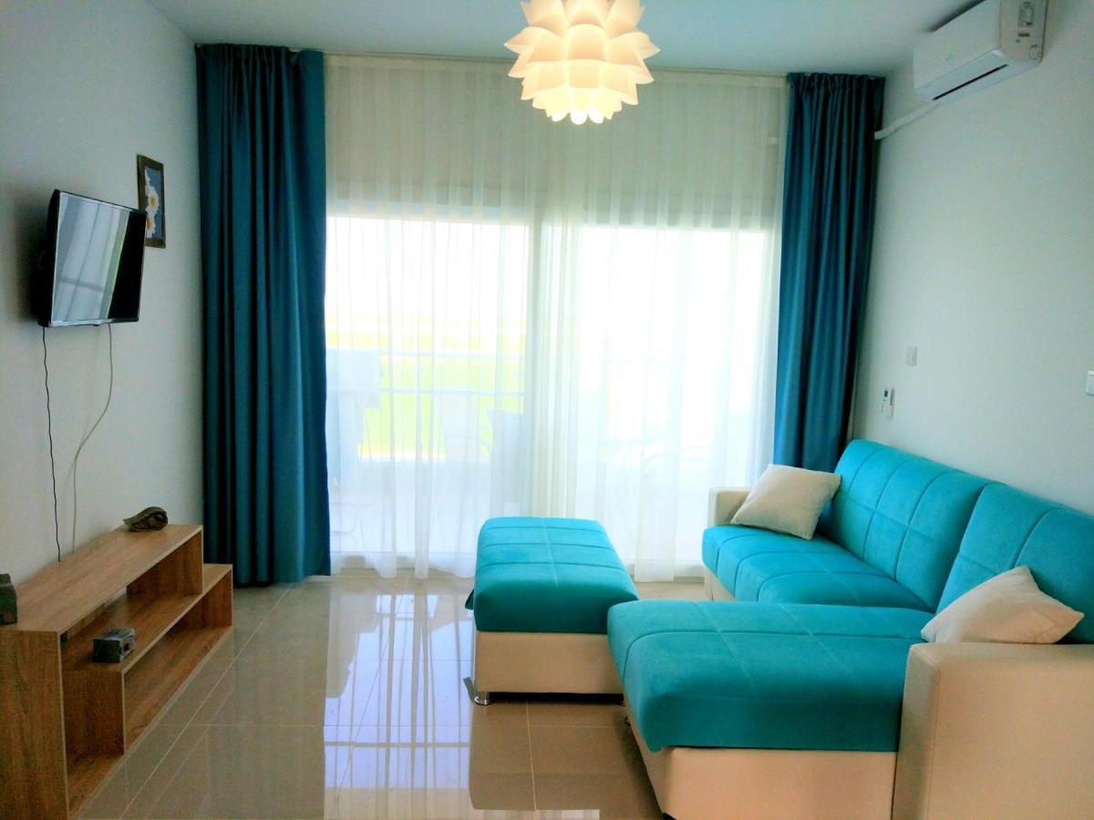 Blue Apartment In 5* Ceasar Resort Trikomo Buitenkant foto