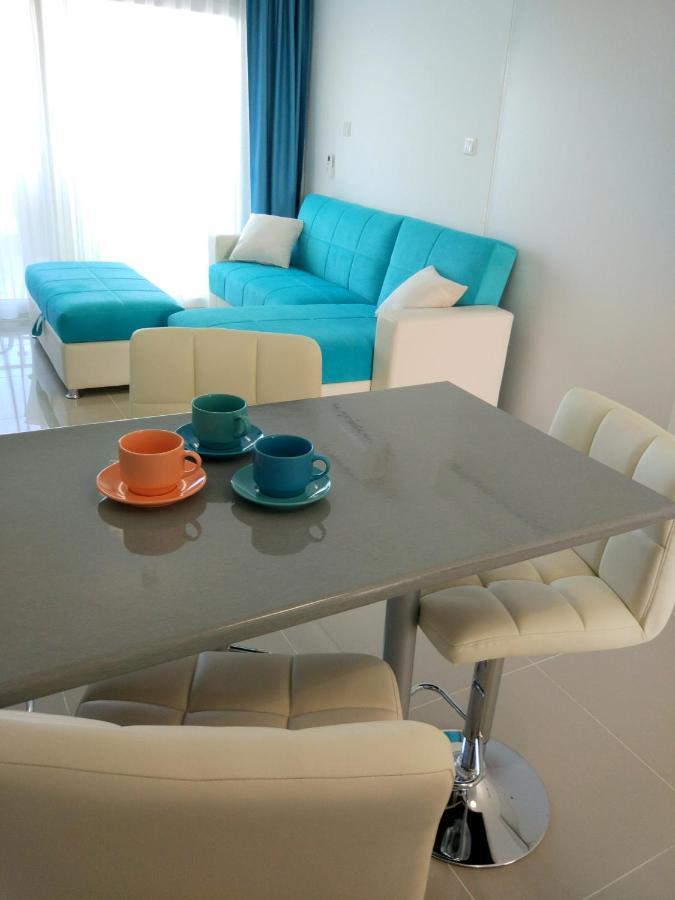 Blue Apartment In 5* Ceasar Resort Trikomo Buitenkant foto