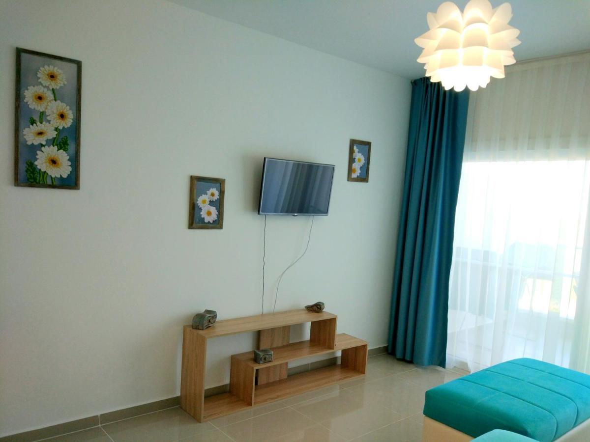 Blue Apartment In 5* Ceasar Resort Trikomo Buitenkant foto